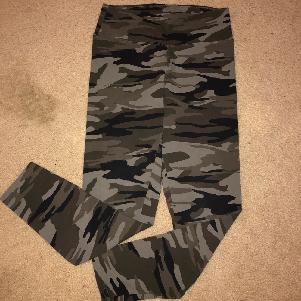 Express Camo leggings